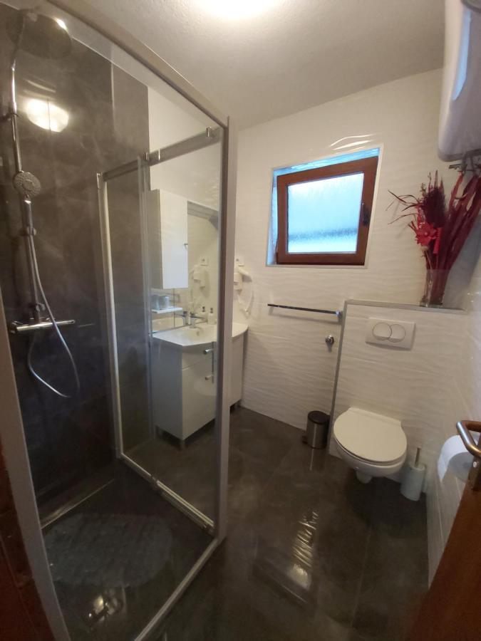 Apartment Mira Korana Ngoại thất bức ảnh