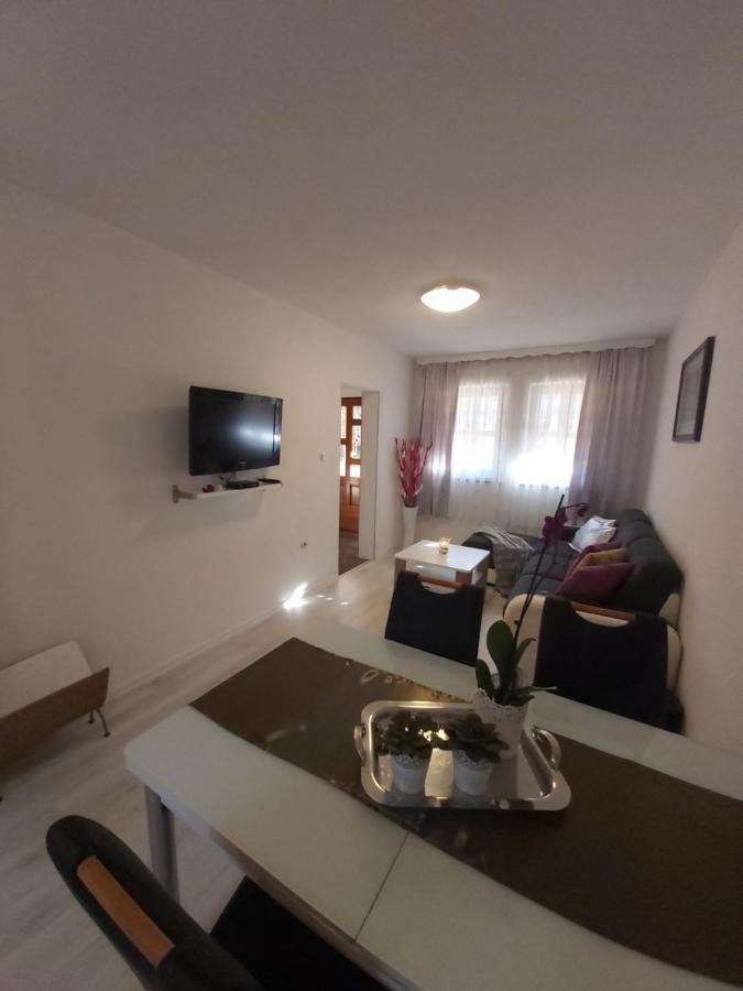 Apartment Mira Korana Ngoại thất bức ảnh