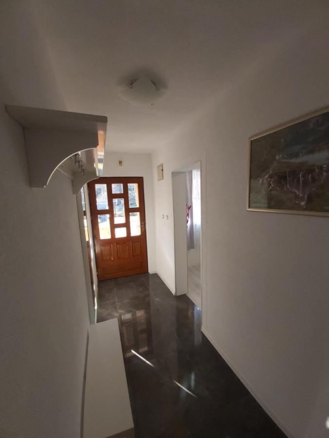 Apartment Mira Korana Ngoại thất bức ảnh