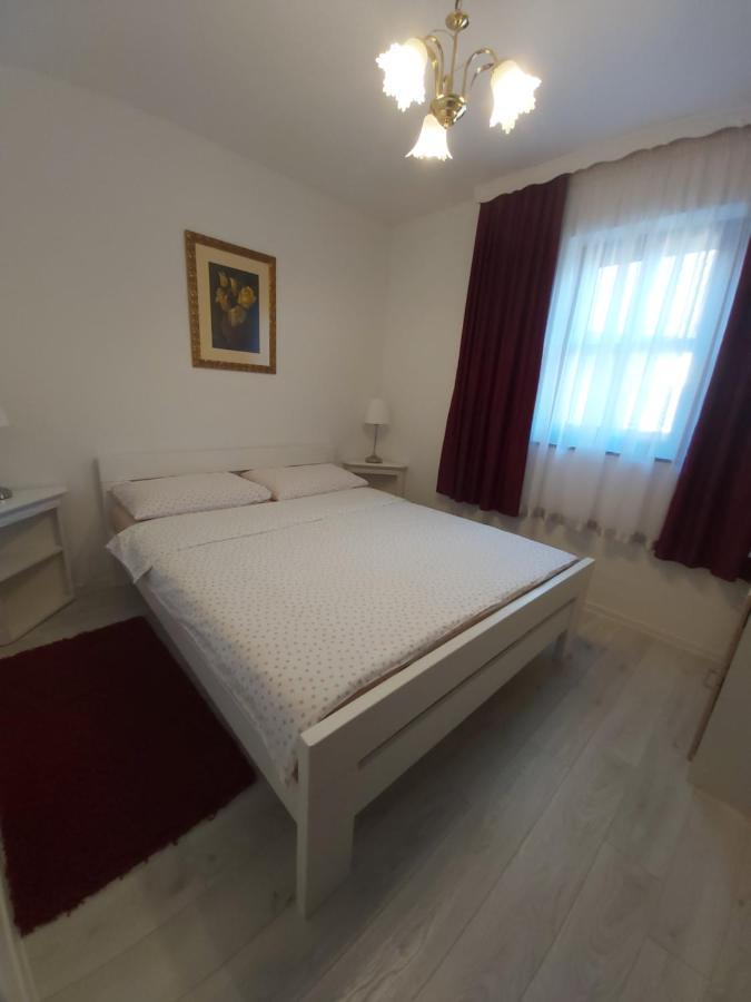 Apartment Mira Korana Ngoại thất bức ảnh