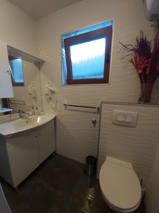 Apartment Mira Korana Ngoại thất bức ảnh